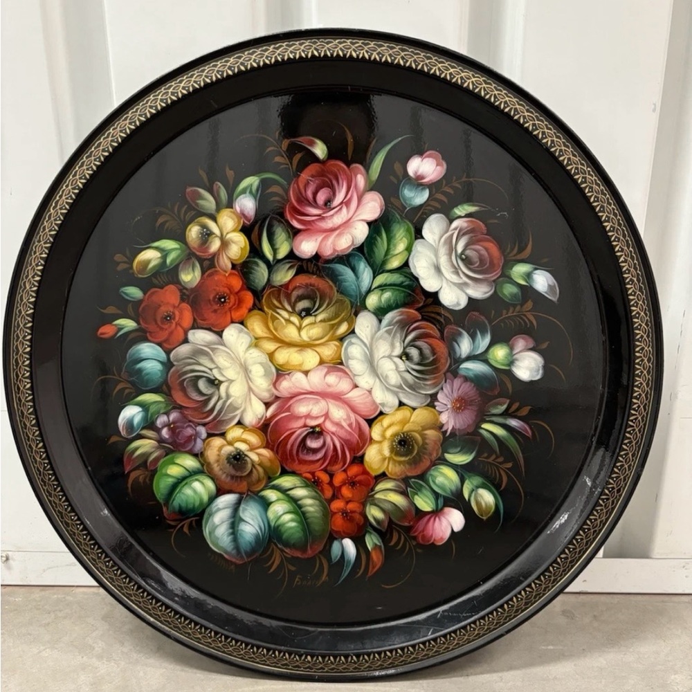 VINTAGE RUSSIAN HAND PAINTED & SIGNED LARGE ROUND METAL TRAY TOLEWARE 19.5"